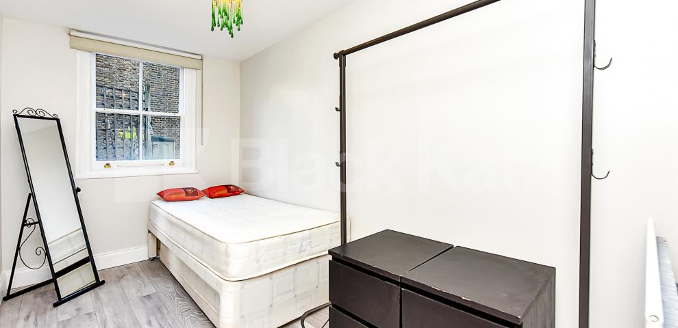 			UNDER OFFER , 2 Bedroom, 1 bath, 1 reception Apartment			 Clapham Common South Side, Clapham Common